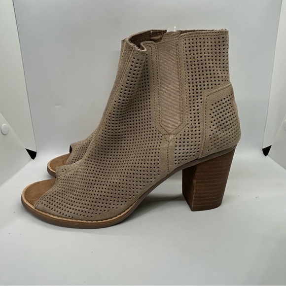 Toms Majorca Taupe Suede Perforated Ankle Open Toe Heeled Bootie Size 9 - Picture 4 of 11